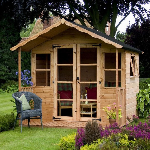 A Traditional or Contemporary Summerhouse? It’s Your Choice