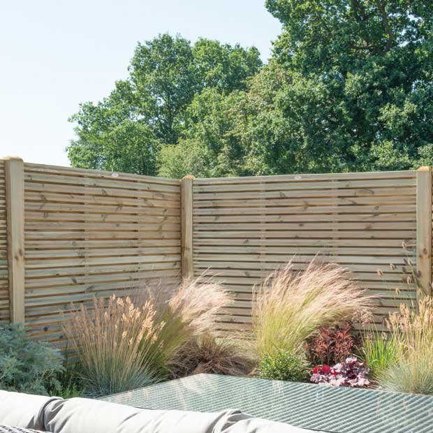 How To Decorate A Garden Fence Panel