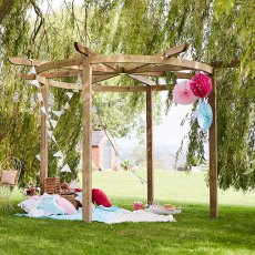 Grange Carousel Garden Pergola - lifestyle with balloons