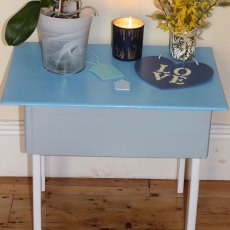 Thorndown Wood Paint 2.5 Litres - Greylake - Painted on table