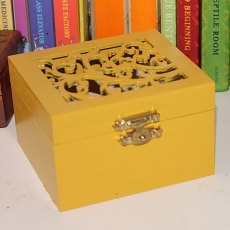 Thorndown Wood Paint 150ml - Mudgley Mustard - Lifestyle painted on jewelry box