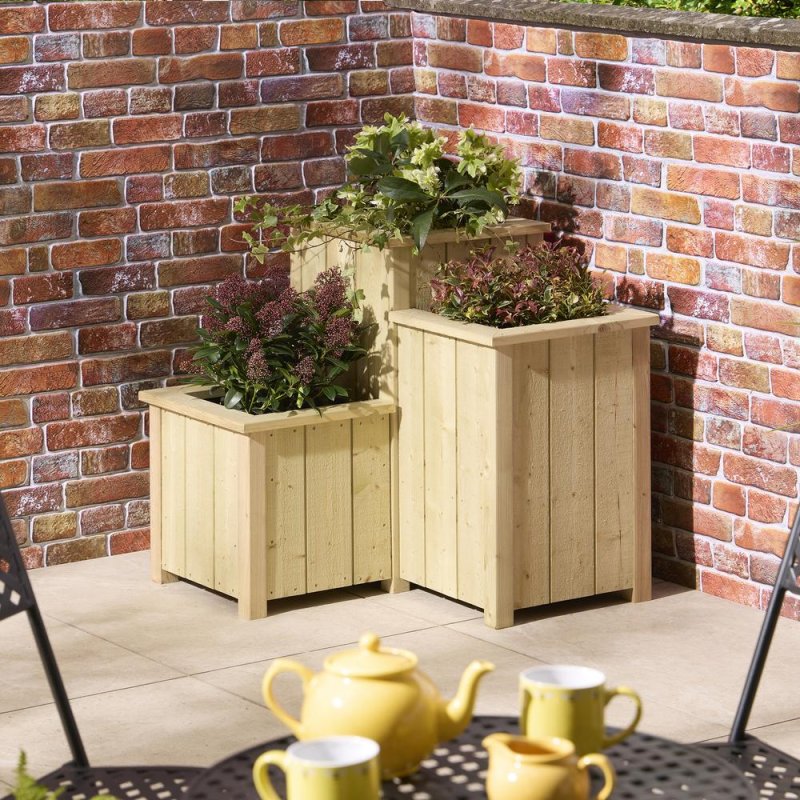 Rowlinson Garden Products 2 x 2 Rowlinson Signature Heritage 3 Tier Corner Planter (0.8m x 0.8m)